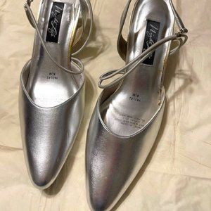 Silver Metallic pumps with criss cross elastic strap